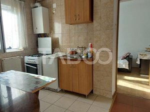 Apartament de vanzare 53 mp 3 camere etaj 3 zona Stejarului Cisnadie - imagine 3