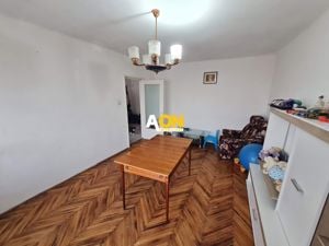 Apartament 4 Camere, 77 mp, Decomandat, Zona Cetate - imagine 4