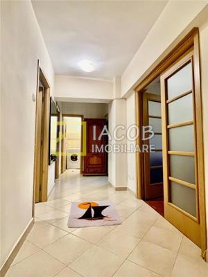 DE INCHIRIAT - Apartament 3 camere Ultracentral, Bacau - imagine 6