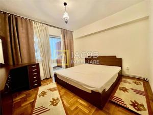 DE INCHIRIAT - Apartament 3 camere Ultracentral, Bacau - imagine 3