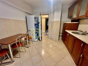 DE INCHIRIAT - Apartament 3 camere Ultracentral, Bacau - imagine 5