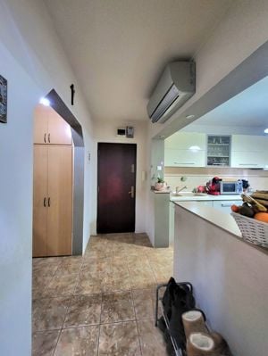 Apartament 3 camere, decomandat, la cheie, zona Girocului - imagine 2