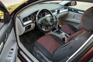 Vand autoturism Skoda Superb 2010 - imagine 8