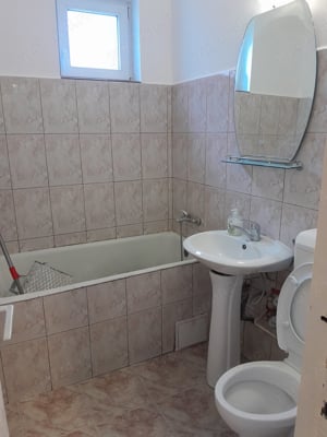 Vând apartament 2 camere semidecomandat, etajul 1 zona nord - imagine 3