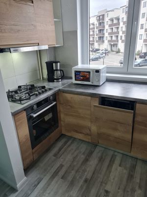 Inchiriez apartament nou cu 3 camere la etajul 1 - imagine 3