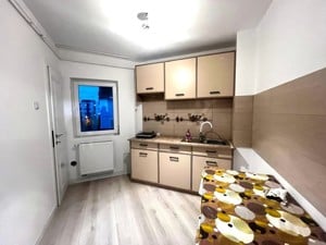 Apartament 2 camere,decomandat ,etaj intermediar Petru Rares  - imagine 3