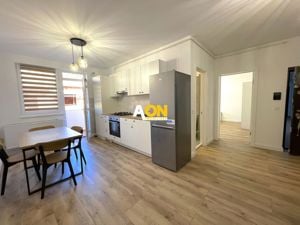 Apartament cu 3 camere, balcon, garaj, boxa si scara interioara - imagine 2