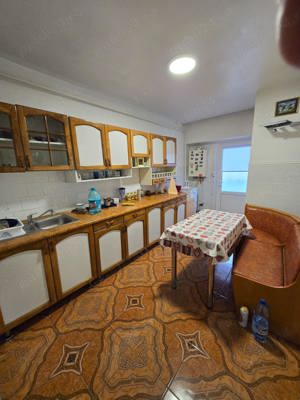 De vinzare apartament cu 4 camera in Moinesti, Judetul Bacau. - imagine 5