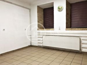 Spatiu comercial de inchiriat cu 5 camere pe Republicii, Oradea - imagine 4