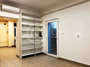 Spatiu comercial de inchiriat cu 5 camere pe Republicii, Oradea - imagine 5