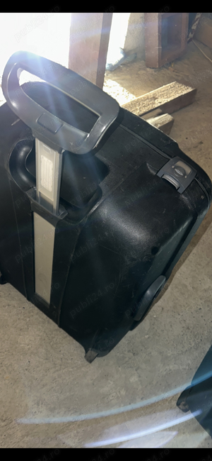 benoclu, masinuta metalica, valiza - imagine 5