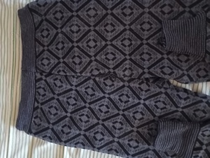 pantaloni grosi dama de stat in casa