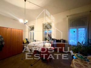 Apartament 3 camere cu vedere si balcon spre Piata Catedralei - imagine 5