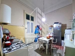 Apartament 3 camere cu vedere si balcon spre Piata Catedralei - imagine 9