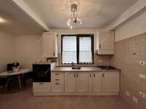 Apartament 3 camere, situat intre Aradului si Lipovei, ap de Unitatea Militara