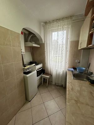 De vanzare apartament cu 3 camere  - imagine 3