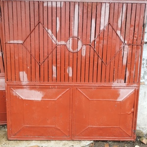 Poartă  metalică roșie  - imagine 2