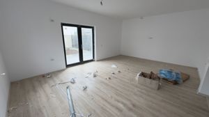 CASA TIP DUPLEX, STRADA ASFALTATA, TOATE UTILITATILE, COMISION 0% - imagine 3