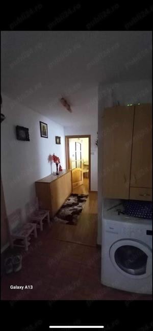 Vând apartament 3camere decomandate, 2 băi, etaj 4 - imagine 2