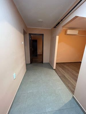 De vanzare apartament cu 3 camere, decomandat