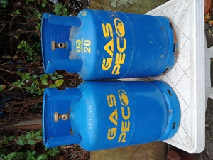 butelie petrom cu guler