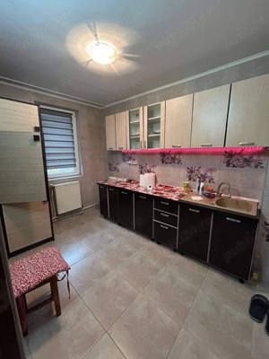 De vanzare apartament cu 3 camere, decomandat - imagine 5