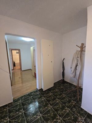 Proprietar inchiriez apartament 3 camere(67 mp) situat pe Calea Circumvalatiunii(langa Iulius Mall). - imagine 9