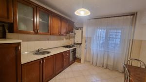 Inchiriere apartament 3 camere, spatios, ultracentral, 2 bai, etaj 2, lift nou