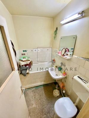 3 Camere - Centru - Etaj 2 - Vedere Partiala Dunare - 75000 Euro Negociabil - imagine 5