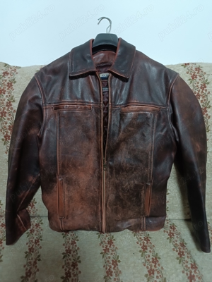 Vand jacheta piele deosebită 