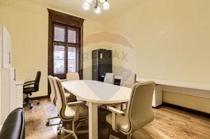 Apartament 3 camere 176 mp  de vanzare zona Ultracentral ,Arad - imagine 11