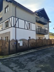 vila cu 3 apartamente