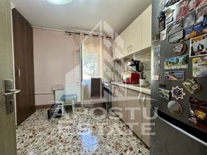 Apartament cu 2 camere, centrala proprie, etaj 1, zona Sagului - imagine 3