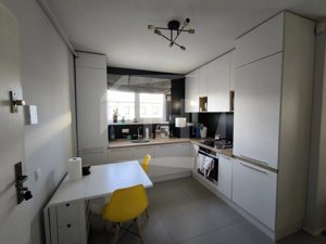 Apartament 2 camere ,modern,  decomandat, parcare, zona Steindhart - imagine 6