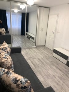 Închiriez apartament 3 camere Metrou Râul Doamnei  - imagine 4