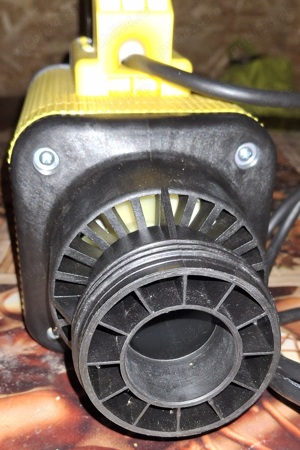 Pompă electrică pentru containere tip cisternă