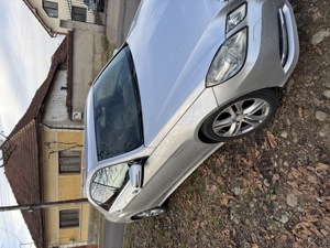 Vând Mercedes e 220