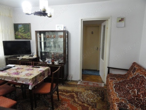 Apartament 3 camere, baie cu geam, etaj 3 zona buna in Vlaicu, garaj - imagine 3