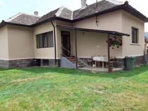 Închiriez casa de vacanță pentru Crăciun , revelion și in weekenduri.