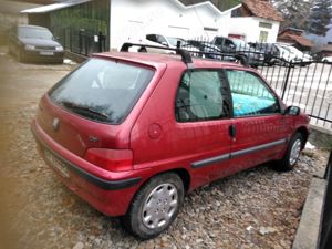 Vând siglă Peugeot 106 automat,euro2,an 1999 benzina - imagine 5 Vând siglă Peugeot 106 automat,euro2,an 1999 benzina - imagine 5