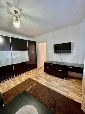 Apartament 2 camere semicentral, 41 mp, zona strazii Paris - imagine 2