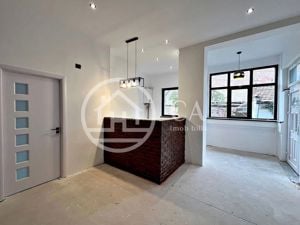 Apartament 3 camere de vânzare la curte comuna în zona Ultracentrală