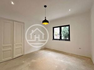 Apartament 3 camere de vânzare la curte comuna în zona Ultracentrală - imagine 5