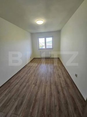 Apartament 3 camere, 67 mp, zona Cugir - imagine 4