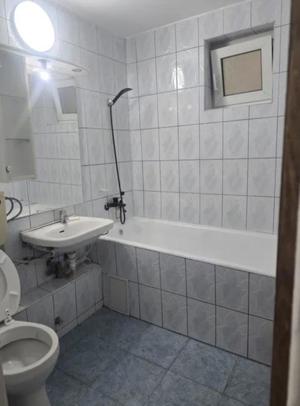 Apartament 3 camere bloc 1983 Bd Chisinau / National Arena - imagine 8