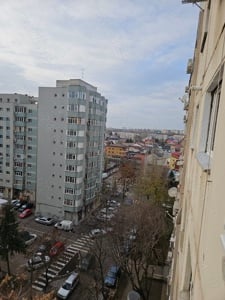 De închiriat apartament 2 camere 