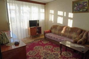 Apartament 3 cam. Berceni, zona Uioara, proprietar direct. 8 10 etaje.