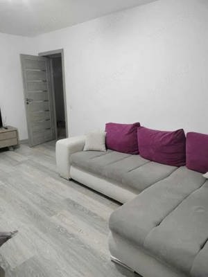 Apartament cu trei camere, zona Bradet în bloc tip vila 