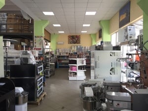 Showroom, depozit, hala, spațiu comercial de închiriat langa RAR Targu Jiu