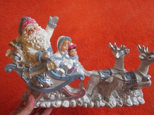 cadou rar Sania lui Mos Craciun  decoratiune Germania  impecabila - imagine 4